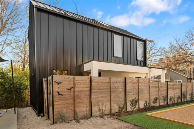 Building Photo - 1709 Willow St