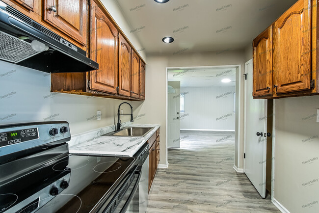 Building Photo - 10148 Coburg Lands Dr