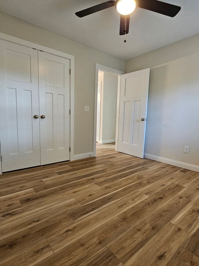 Building Photo - 395 W Crocus Dr