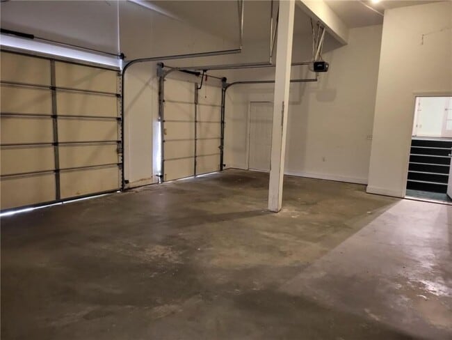 Building Photo - 3873 King Edward Trail SW
