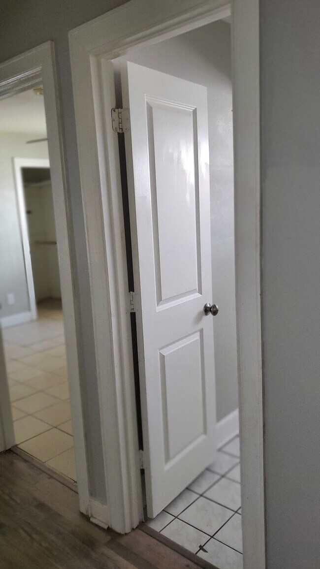 Building Photo - 15414 W Hampton Cir