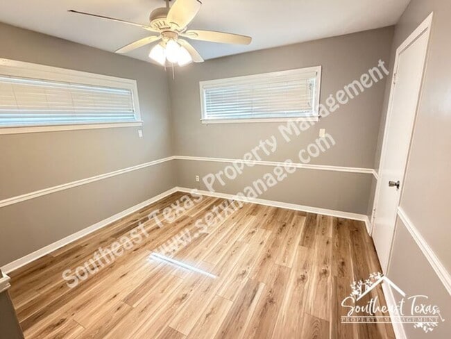 Building Photo - 1441 Bassett St