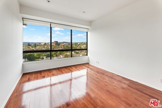 Building Photo - 10551 Wilshire Blvd