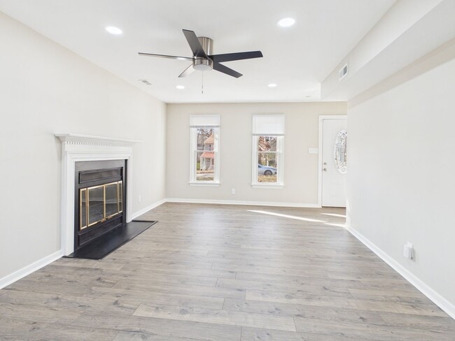 Building Photo - 12024 Lockett Ridge Ave