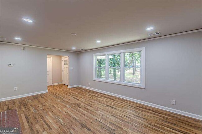 Building Photo - 1624 Dodson Dr SW