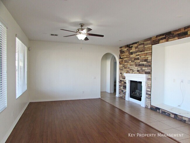 Building Photo - 722 Bighorn Creek St
