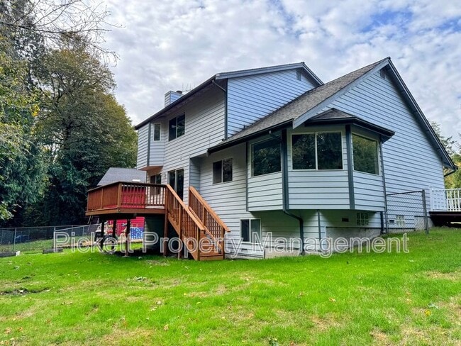 Building Photo - 1081 NE Shadybrook Ct