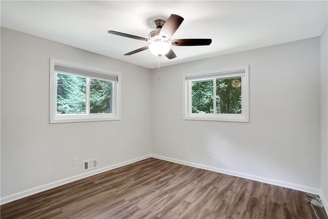 Building Photo - 46 Coopers Glen Dr SW