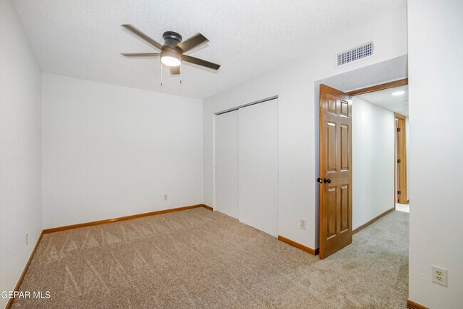 Building Photo - 929 Totonaca Ln