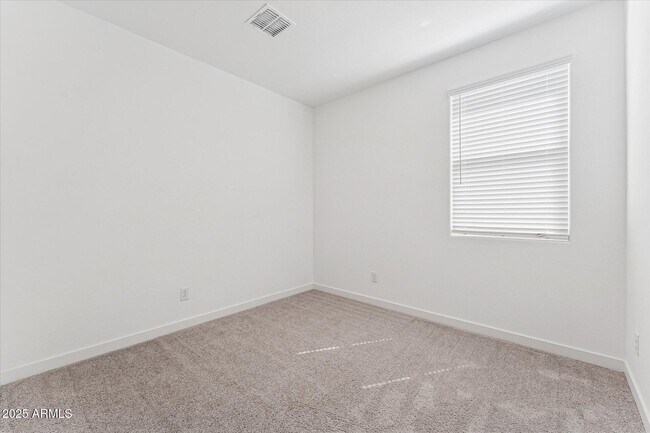 Building Photo - 8344 N 170th Ln