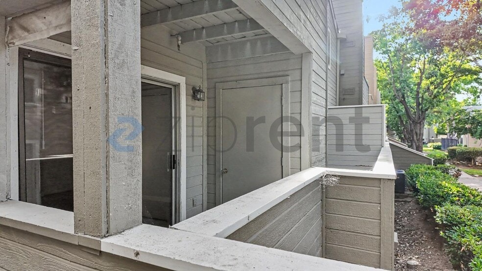 Building Photo - Unit 164