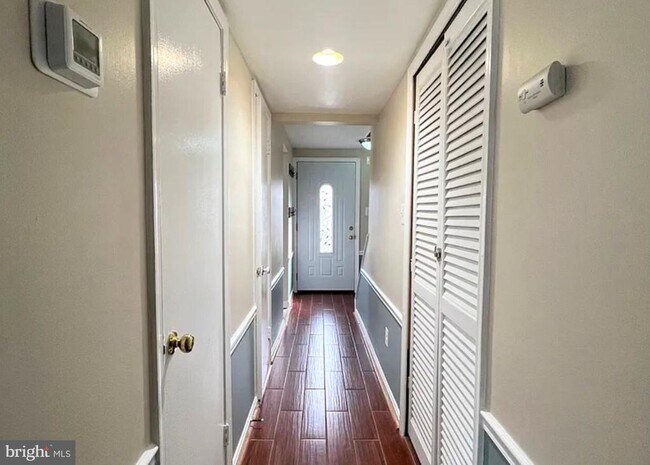 Building Photo - 10108 Sabin Dr