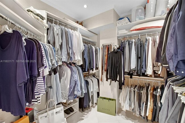 Building Photo - 19925 NE 39th Pl