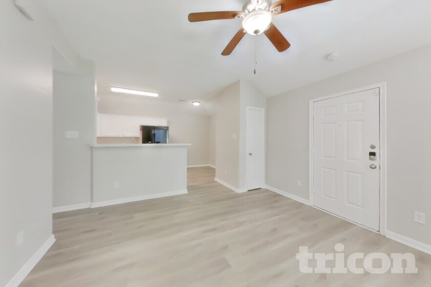 Building Photo - 24307 Hard Wood Dr