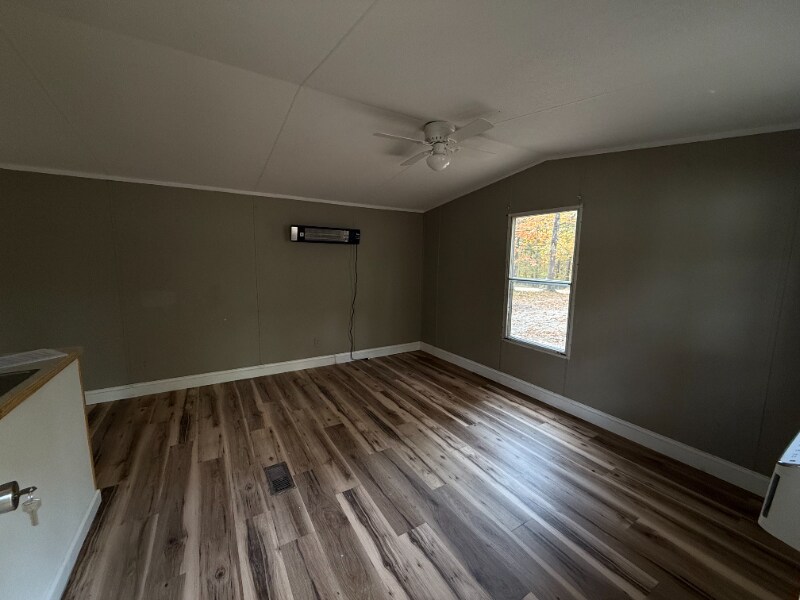 Building Photo - 0 Acorn Village Ln