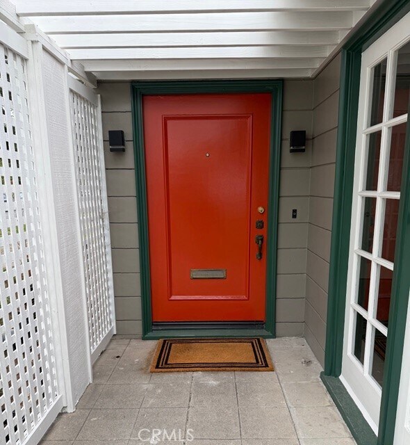 Building Photo - 402 N Irving Blvd