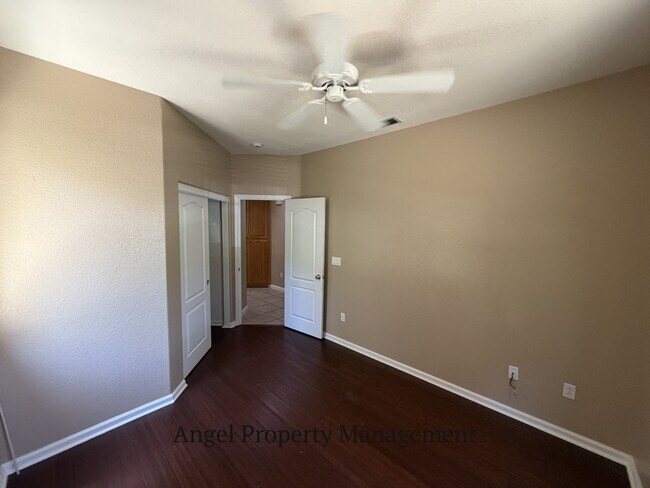 Building Photo - 10101 E Taron Dr