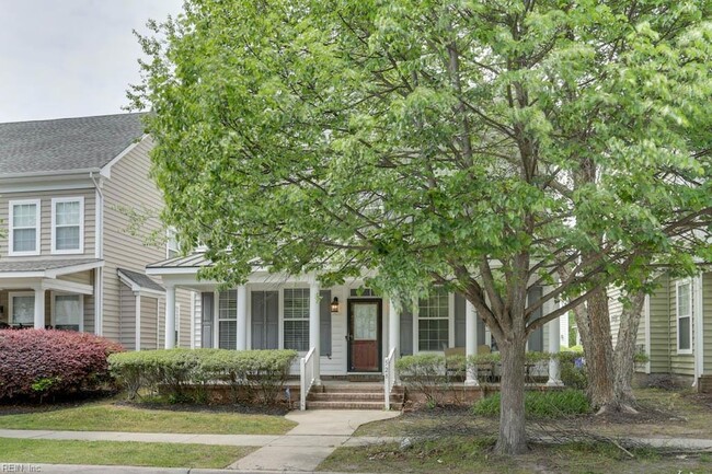 Building Photo - 528 Normandy St