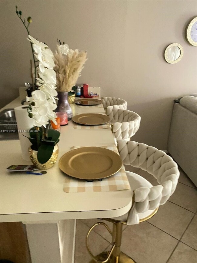 Building Photo - 2701 Riverside Dr