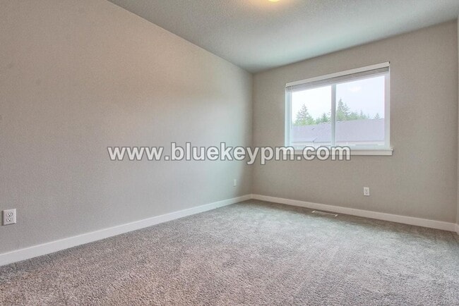 Building Photo - 3 Bed, 2.5 Bath Townhome Near WSU and Legacy Salmon Creek