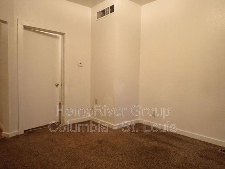 Building Photo - 900 Dockery St