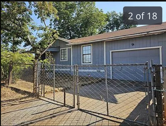 Building Photo - 3055 Spencer Ave