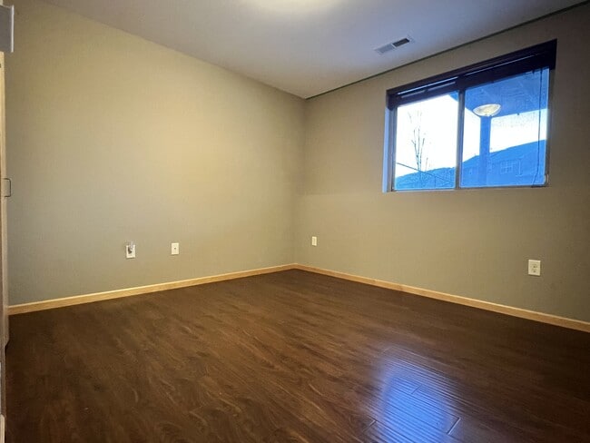 Building Photo - 1765 Sara Ct