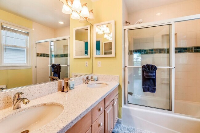 Building Photo - 6-MONTH RENTAL! Beautifully Furnished 3 Bed 2.5 Bath Home in the Sanctuary of the Key West Golf C...