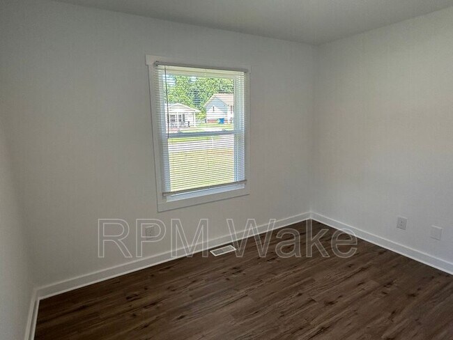 Building Photo - 2325 Quartz Ct