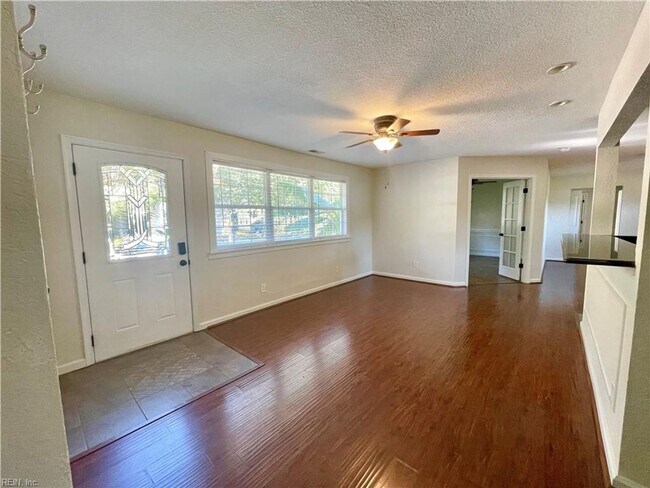 Building Photo - 1075 Kenya Ln
