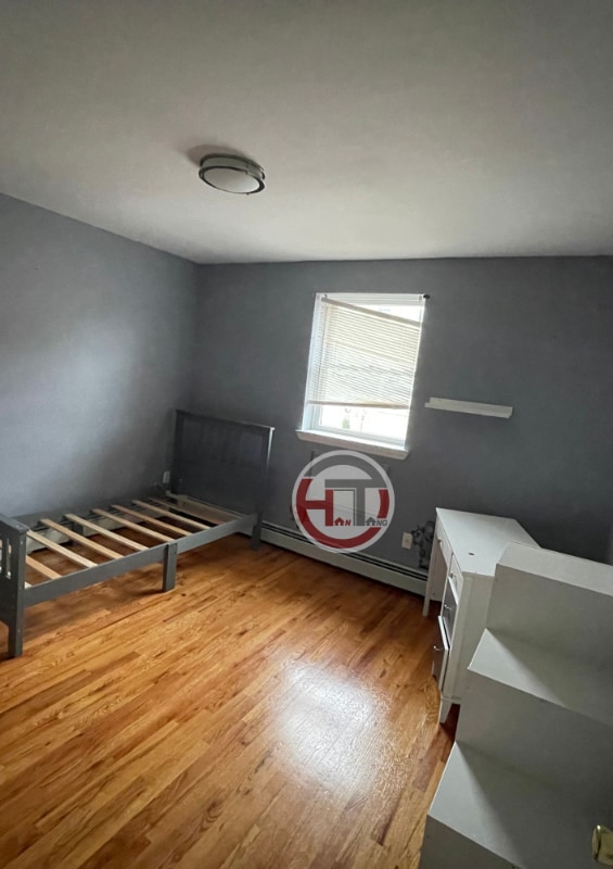 Building Photo - 816 Vincent Ave