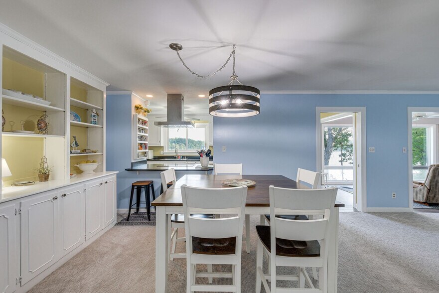Building Photo - 552 Rio Vista