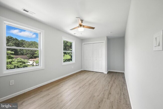 Building Photo - 439 S 8th Ave