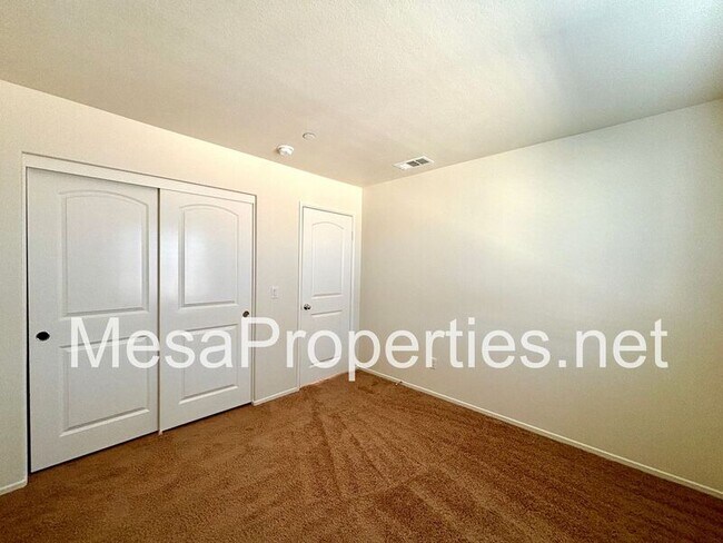 Building Photo - 14173 Mustang Cir