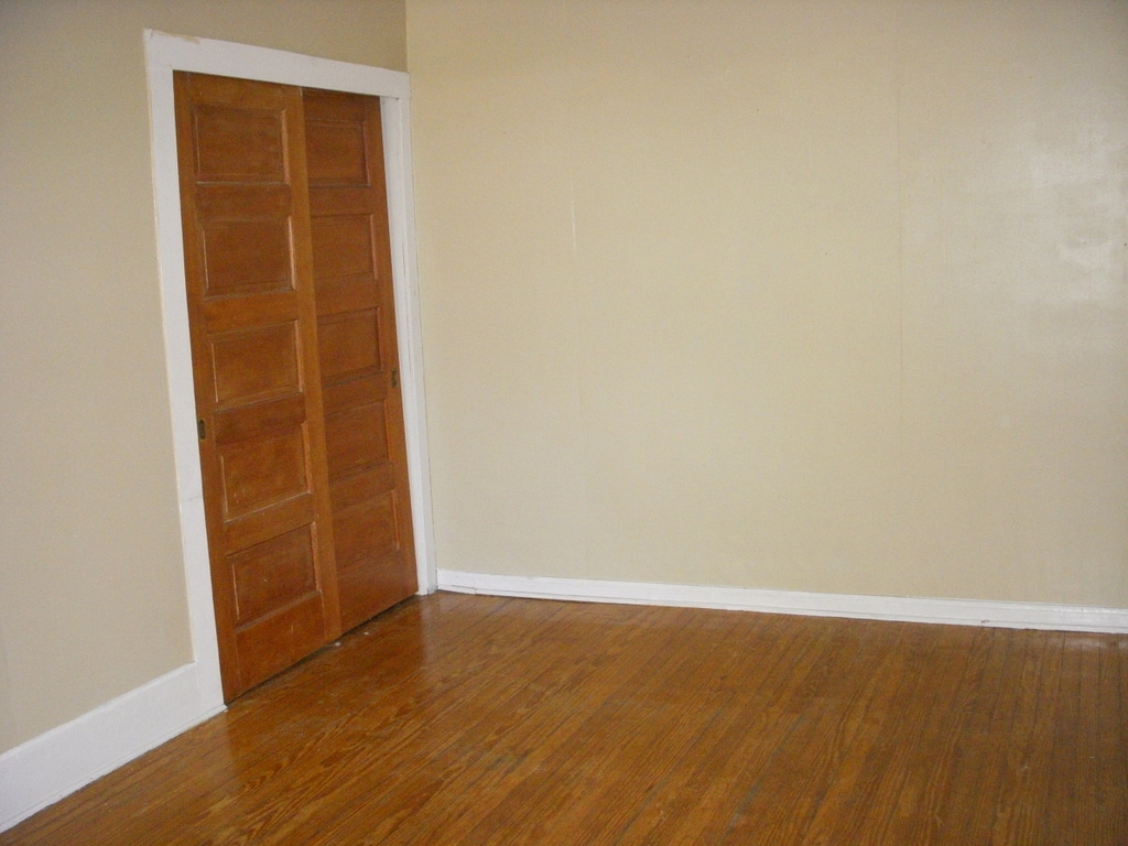 Building Photo - 305 S Magnolia St