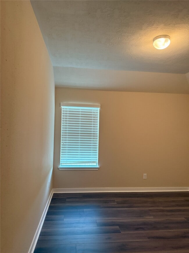 Building Photo - 22434 Albee Dr
