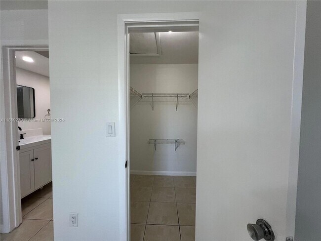 Building Photo - 15591 SW 105th Terrace