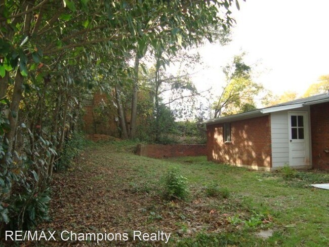 Building Photo - 3 br, 2 bath House - 2230 Airport Thruway