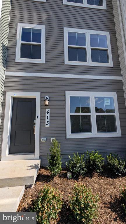 Building Photo - 413 SILVER BIRCH Dr