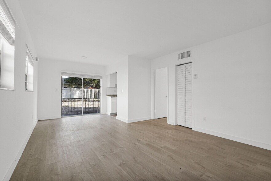 Building Photo - 8276 NE Miami Ct