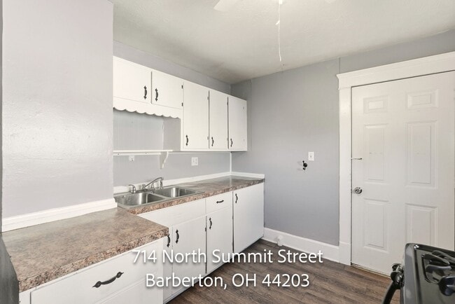 Building Photo - Three bedroom two bathroom home for rent