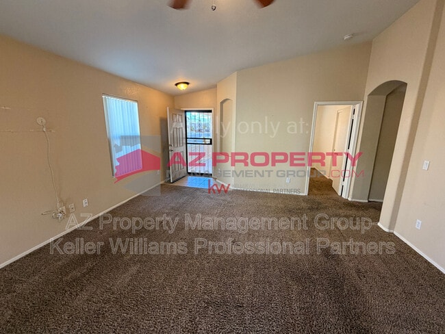 Building Photo - 13181 W Clarendon Ave