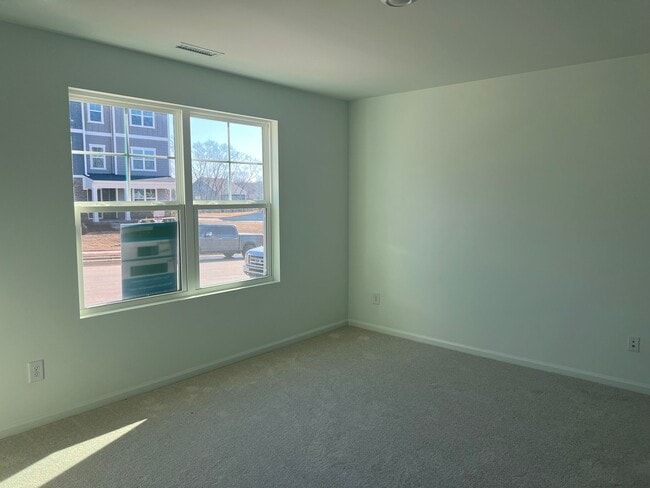 Building Photo - 1456 Jay Rd