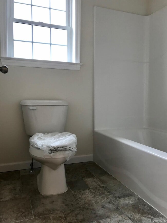 Building Photo - 1004 N Division St