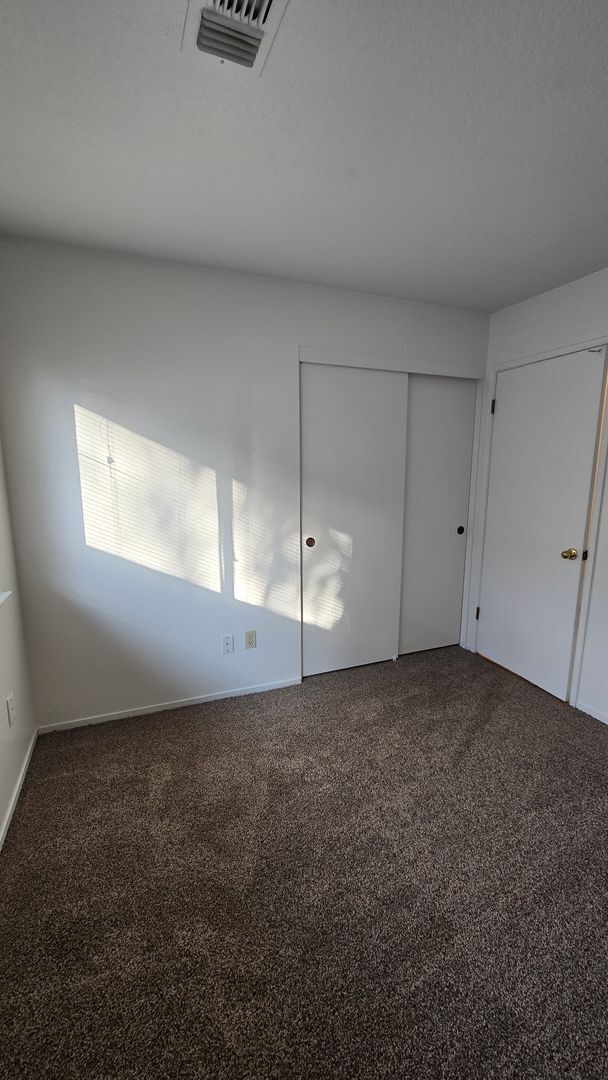 Building Photo - 7912 Rushing River Ct