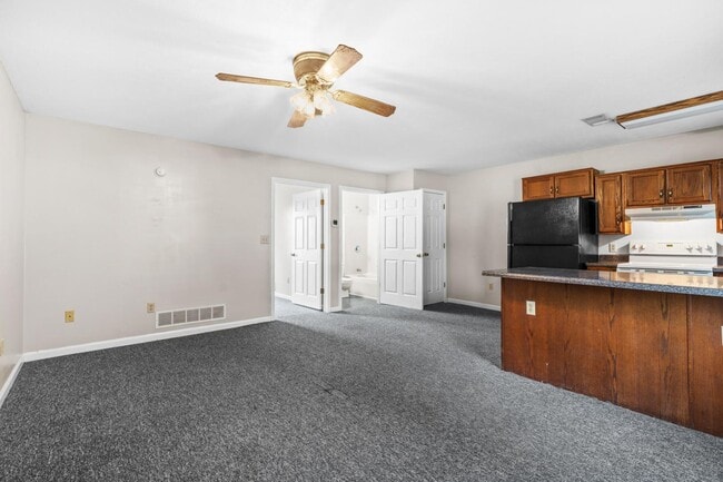 Building Photo - 199 S Brook St