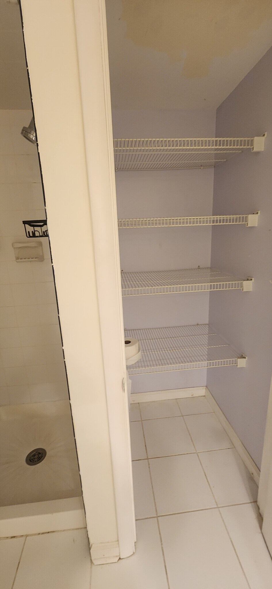 Lots of bathroom storage - 702 Plum St SW