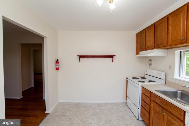 Building Photo - 463 Avenue B
