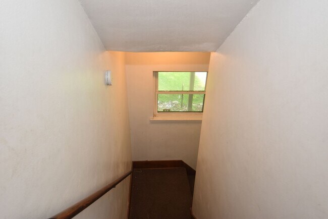 Building Photo - 1311 Montgomery Rd