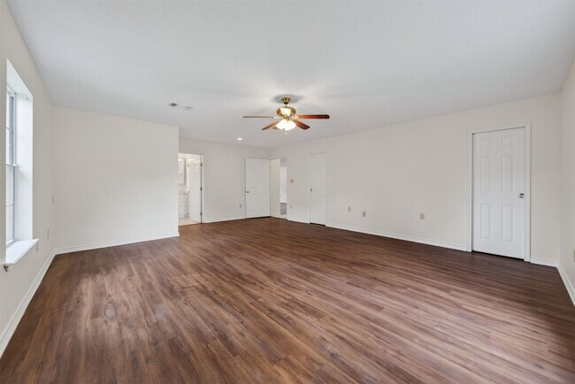Building Photo - 418 Texas St